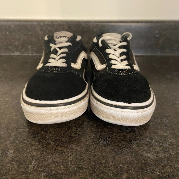 Vans Old Skool Sneakers - Size 2 - Picture 3 of 9